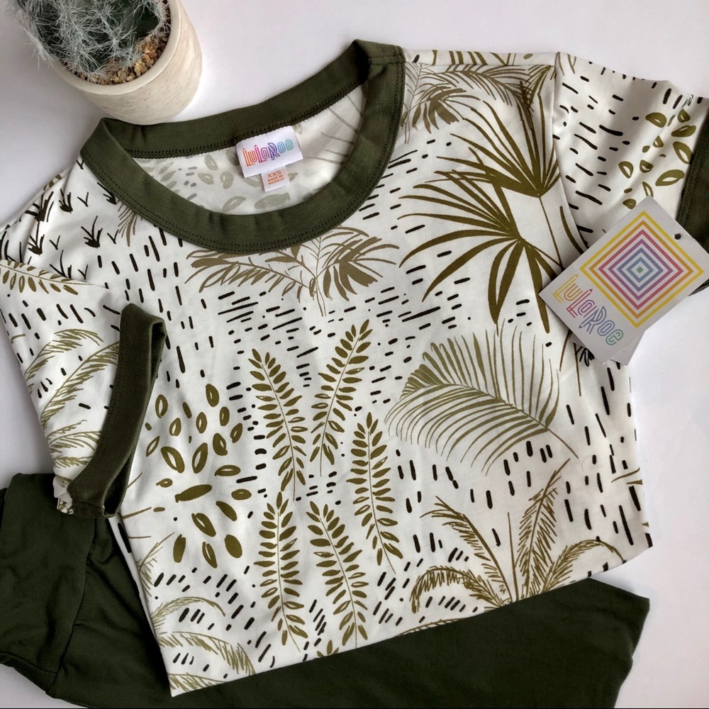 NWT - LuLaRoe Flora LIV Top w/ FREE Leggings!